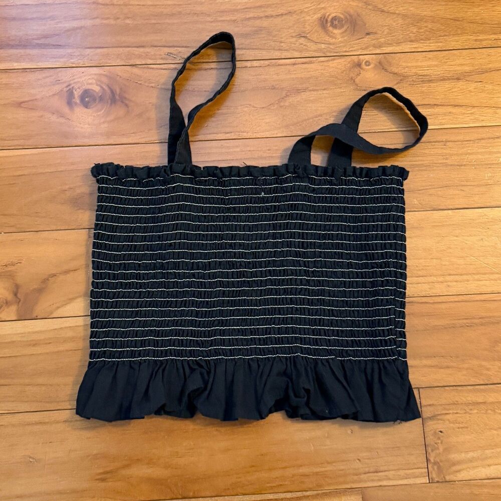Wome URBAN OUTFITTERS Shirred Crop Top Stretch Knit Cropped Top in Black Medium - Picture 3 of 7
